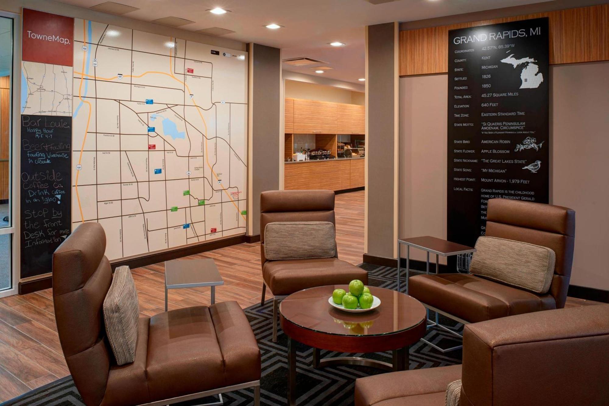 Towneplace Suites By Marriott Grand Rapids Airport Cascade Eksteriør billede
