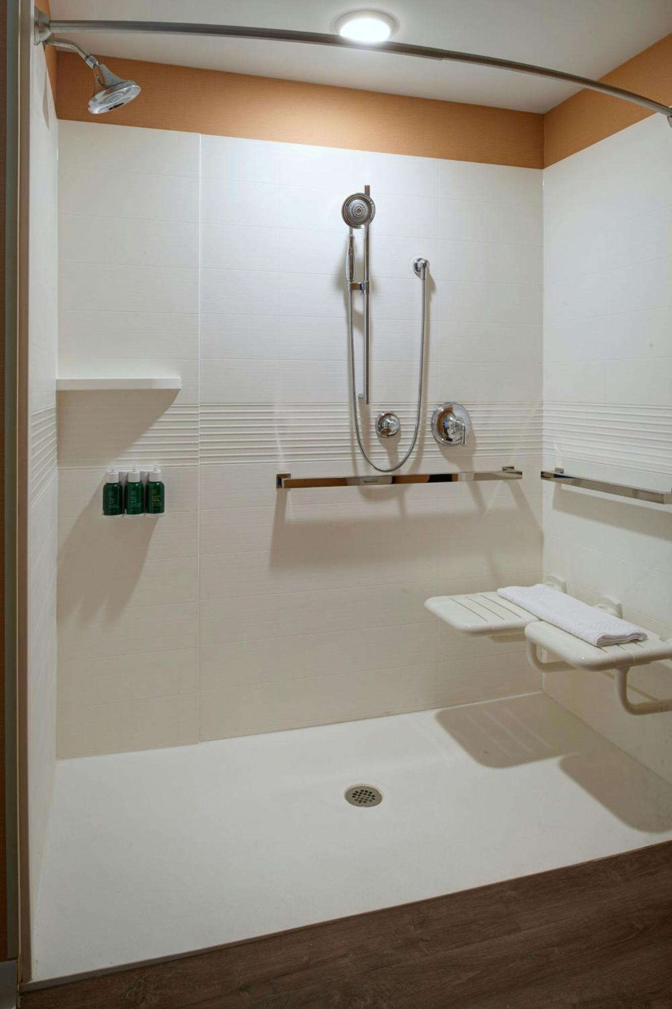 Towneplace Suites By Marriott Grand Rapids Airport Cascade Eksteriør billede