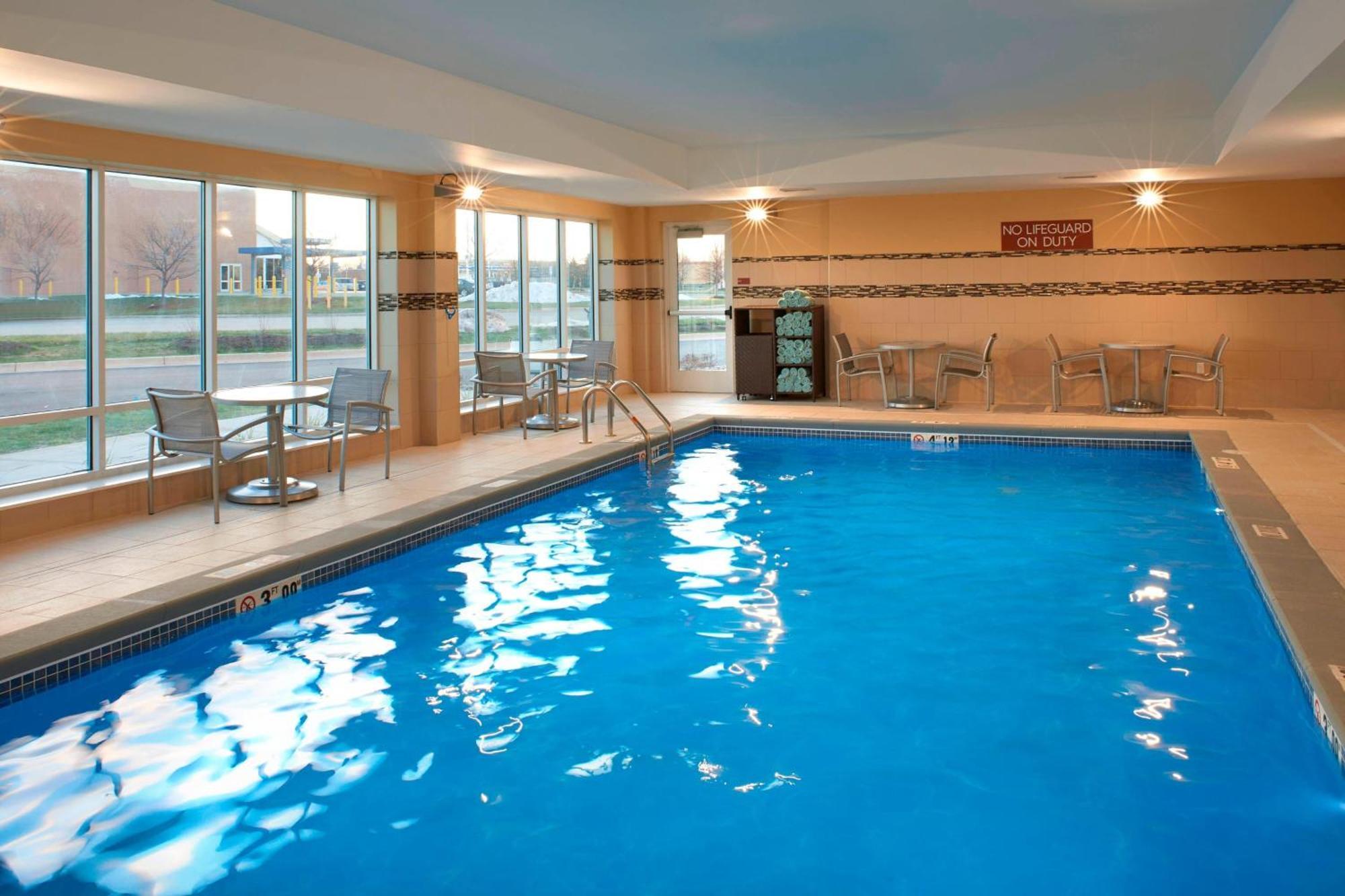 Towneplace Suites By Marriott Grand Rapids Airport Cascade Eksteriør billede