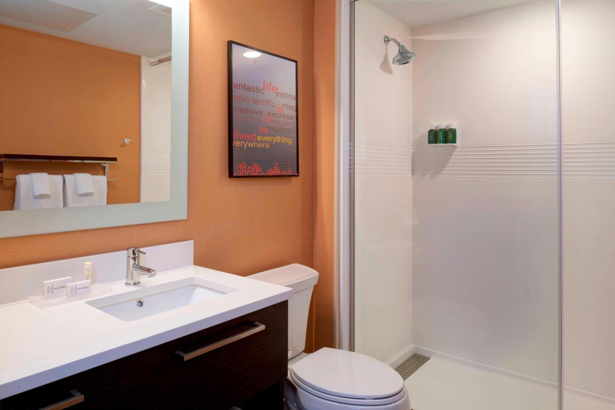 Towneplace Suites By Marriott Grand Rapids Airport Cascade Eksteriør billede