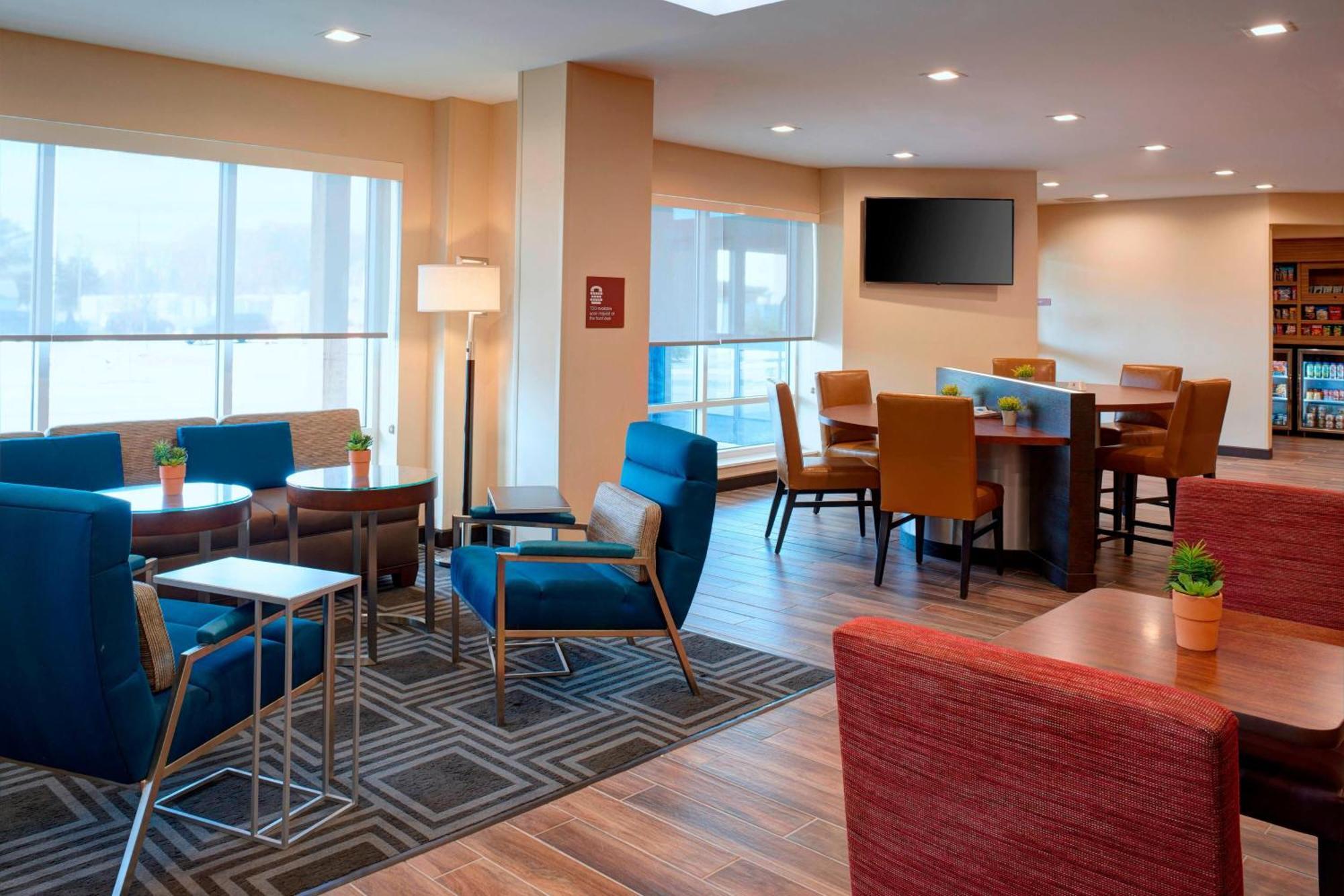 Towneplace Suites By Marriott Grand Rapids Airport Cascade Eksteriør billede