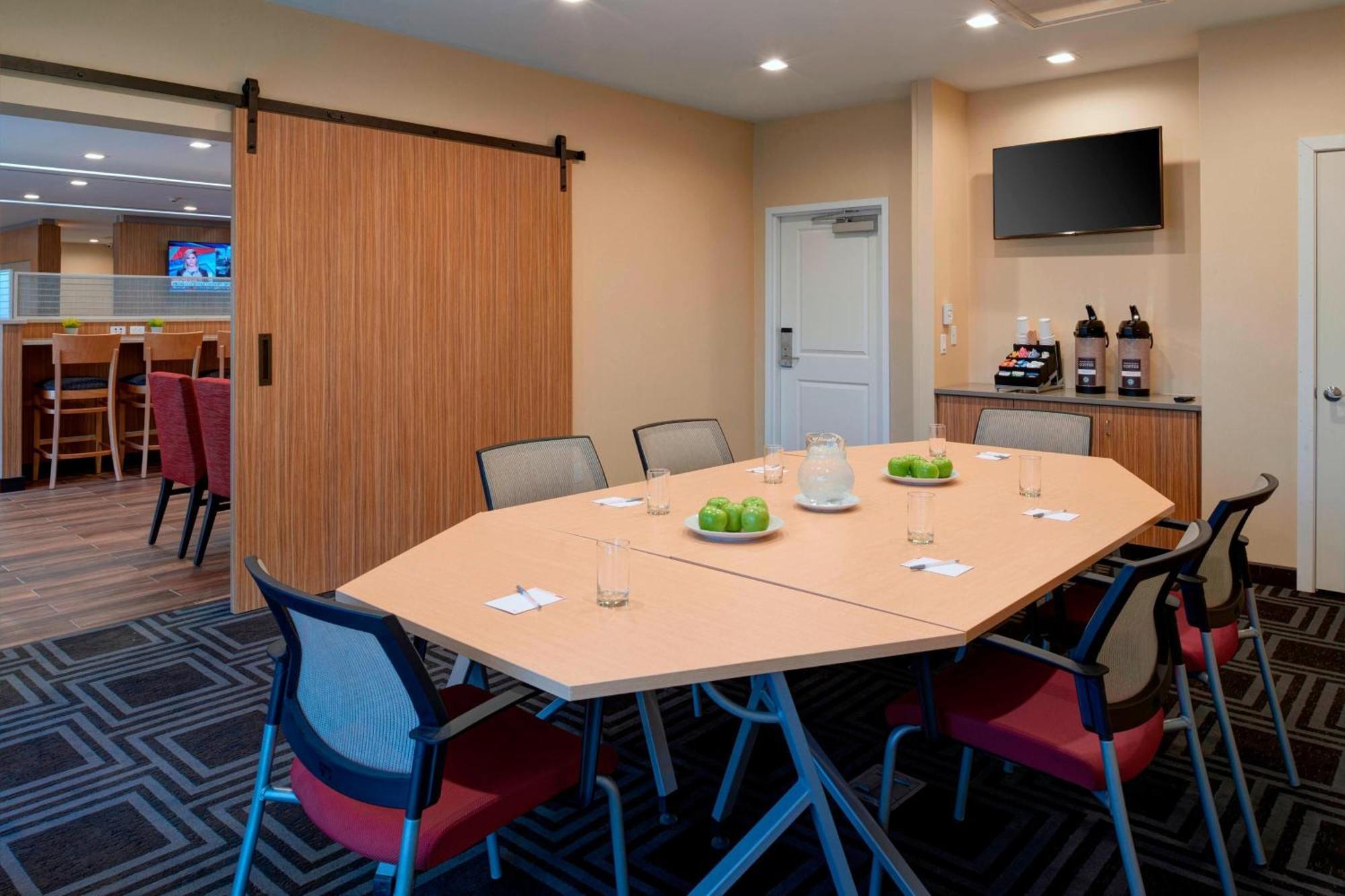 Towneplace Suites By Marriott Grand Rapids Airport Cascade Eksteriør billede