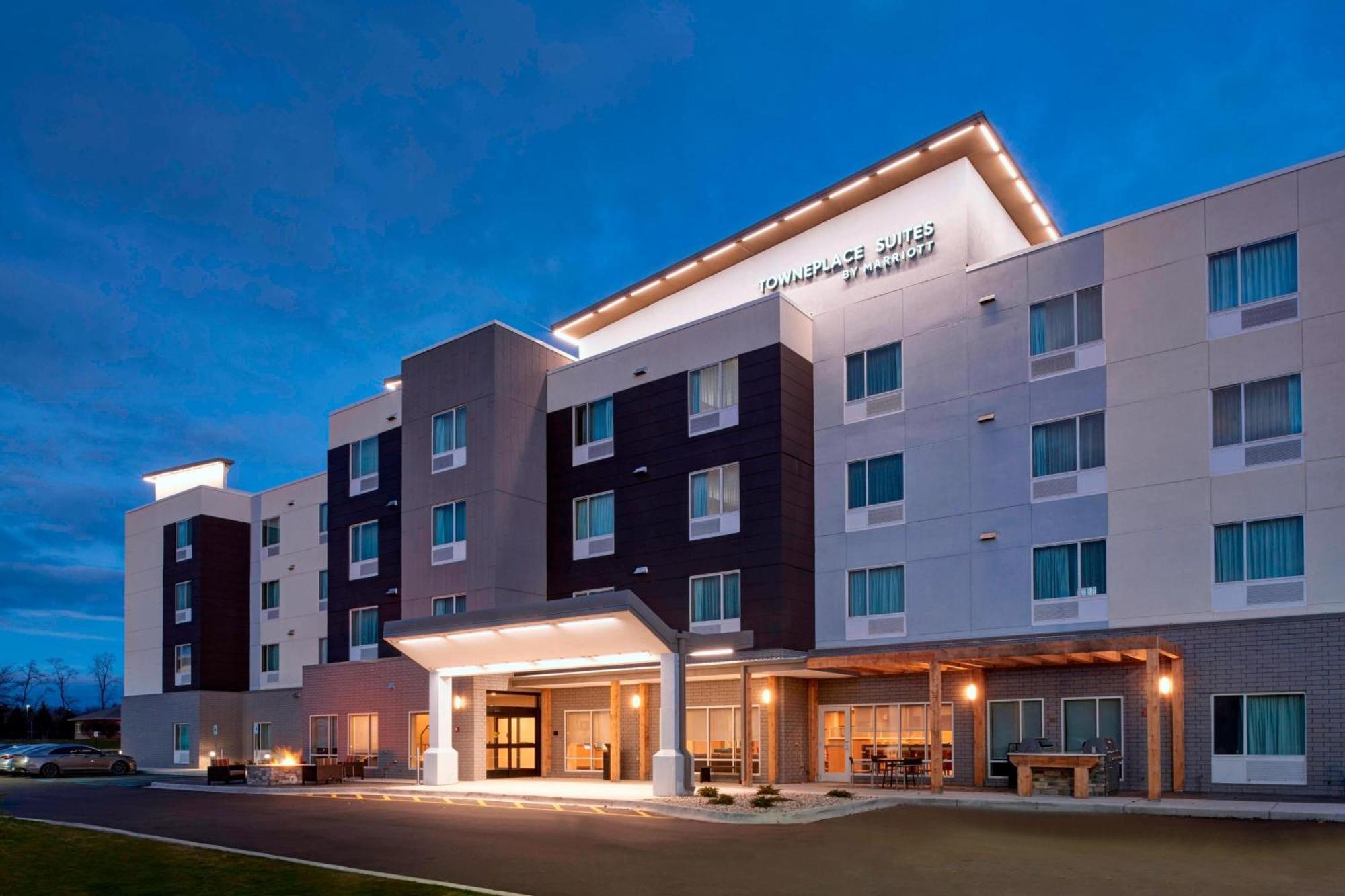Towneplace Suites By Marriott Grand Rapids Airport Cascade Eksteriør billede